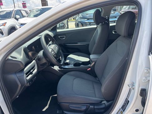 Used 2025 Kia K4 FWD image 21
