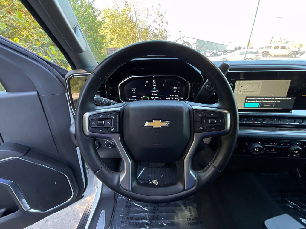 Used 2024 Chevrolet Silverado 1500 LT AWD/4WD image 10