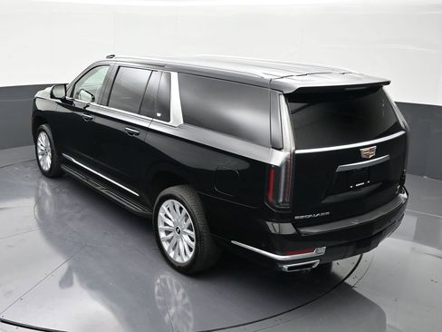 Certified 2025 Cadillac Escalade ESV Luxury RWD image 14