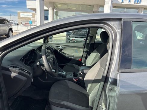 Used 2014 Ford Focus SE w/ SE Winter Package image 14