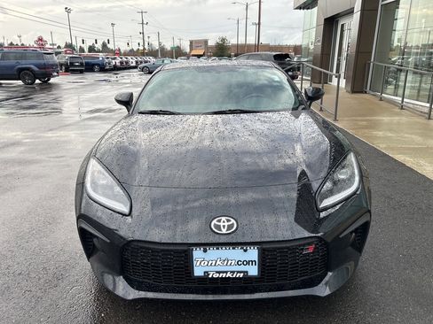 Used 2022 Toyota GR86 image 2