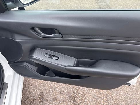 Used 2024 Nissan Altima 2.5 S image 28