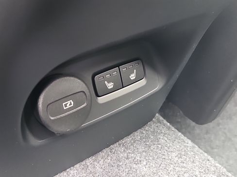 New 2026 Volvo XC40 B5 Core w/ Climate Package AWD/4WD image 12