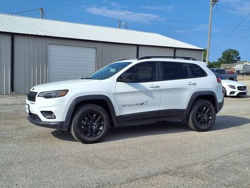 Used 2022 Jeep Cherokee Latitude w/ Sun & Sound Group AWD/4WD image 16