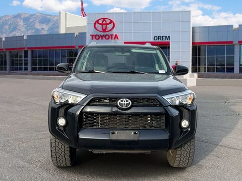 Used 2018 Toyota 4Runner SR5 AWD/4WD image 2