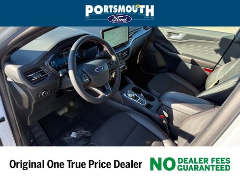 New 2025 Ford Escape ST-Line Elite w/ Equipment Group 501A image 3