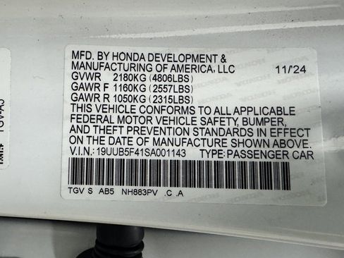 Used 2025 Acura TLX w/ Technology Package image 11