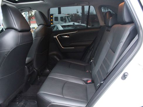Used 2020 Toyota RAV4 XLE Premium image 25