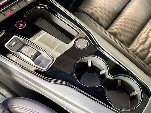 Used 2023 Audi e-tron GT Premium Plus image 16