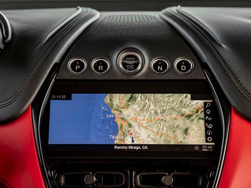 Used 2021 Aston Martin DBX AWD/4WD image 19