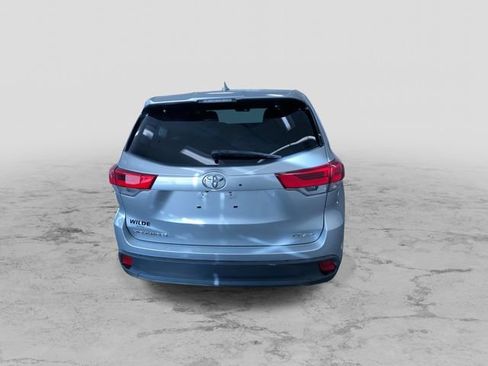 Used 2019 Toyota Highlander Plus w/ Phone Cable & Charge Package image 9