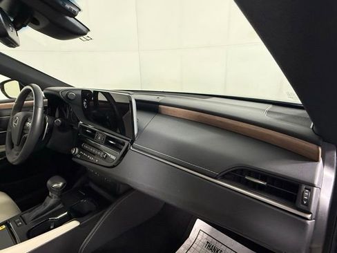 Used 2025 Lexus ES 300h w/ Premium Package image 34