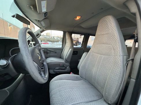 Used 2017 Chevrolet Express 2500 LT w/ LT Preferred Equipment Group image 18