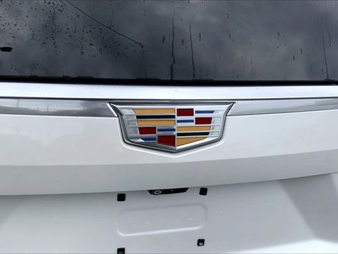 Used 2021 Cadillac Escalade Premium Luxury AWD/4WD image 32