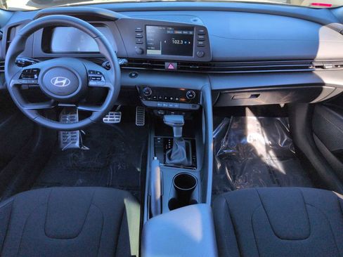 Used 2025 Hyundai Elantra Sport image 16