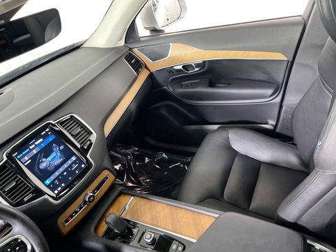 Used 2023 Volvo XC90 B6 Plus w/ Protection Package Premier image 21