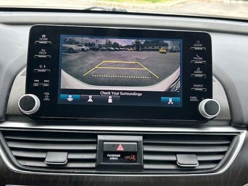 Used 2018 Honda Accord EX image 24