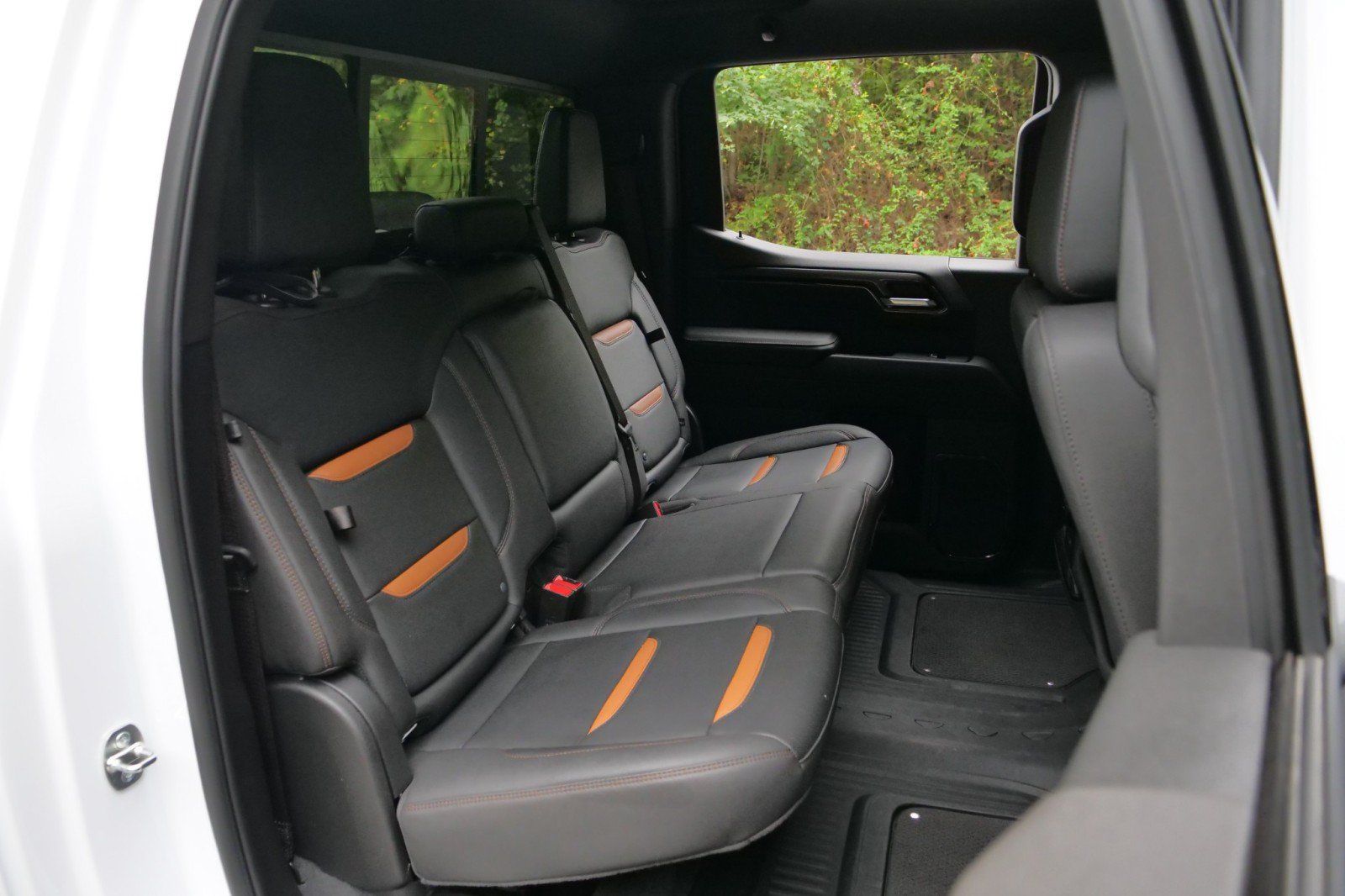Used 2024 GMC Sierra 1500 AT4 w/ Technology Package AWD/4WD image 44