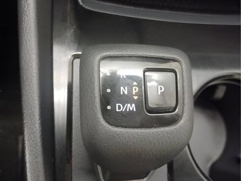 Used 2024 Nissan Rogue SV FWD image 29