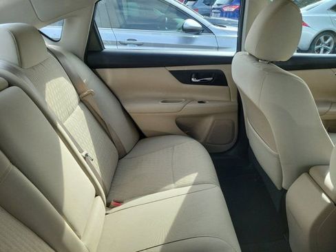 Used 2017 Nissan Altima 2.5 S w/ Power Driver Seat Package FWD image 3