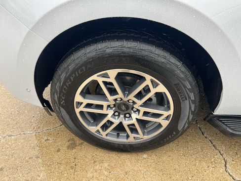 Used 2025 Ford Expedition Max Active image 9