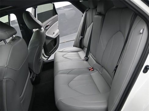 Used 2021 Toyota Avalon XLE image 16