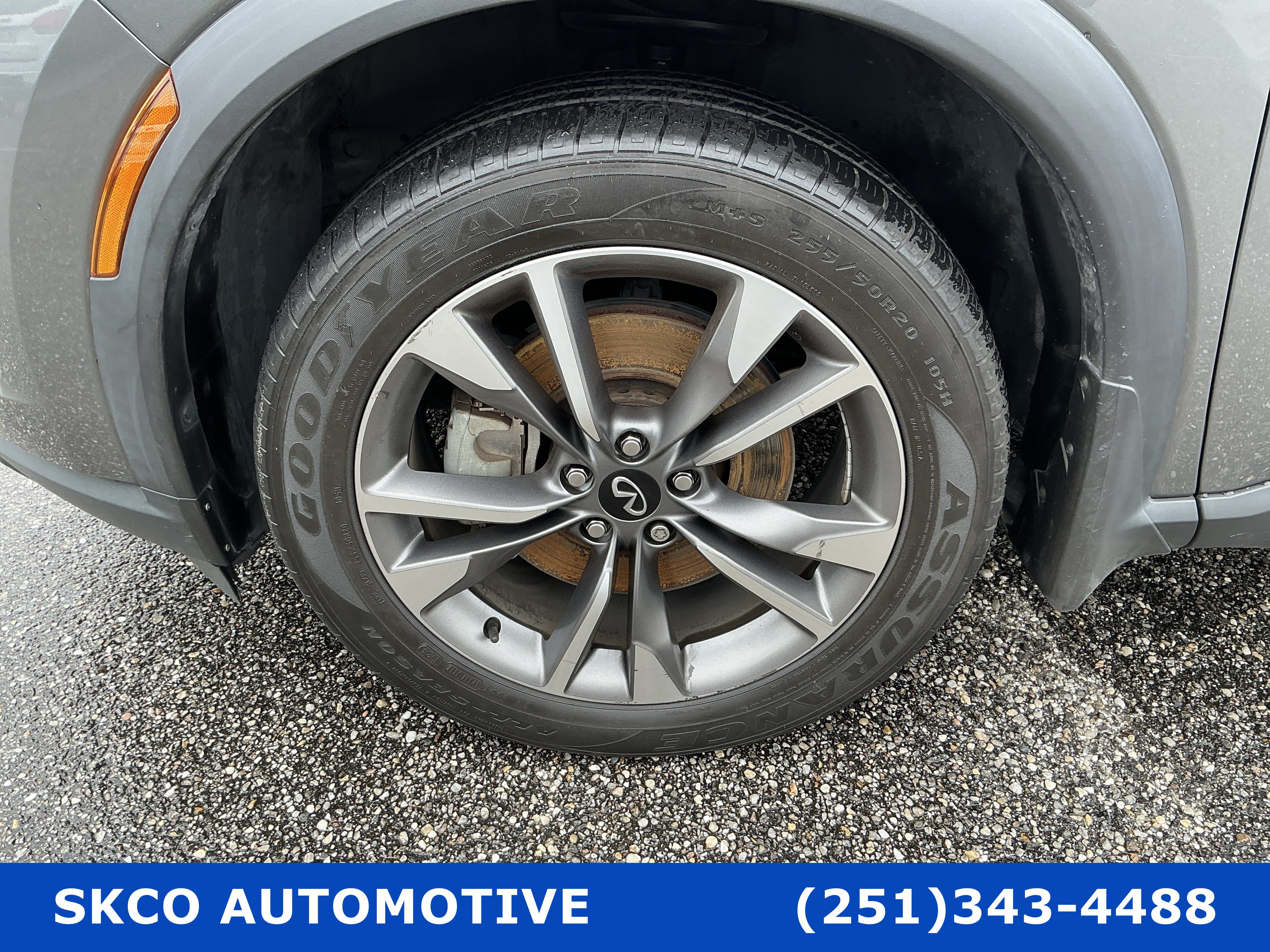 Used 2023 INFINITI QX60 Luxe w/ Performance Audio Package FWD image 9