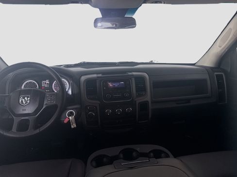 Used 2017 RAM 1500 Express image 17