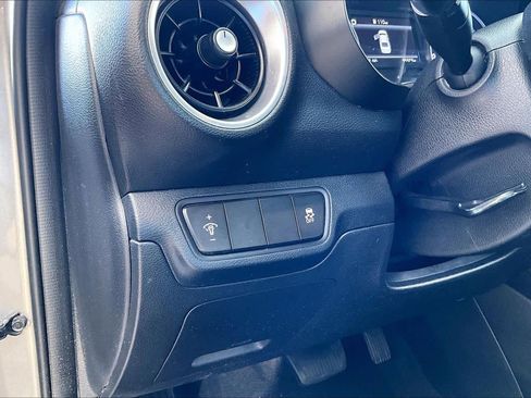 Used 2022 Kia Forte LXS image 32