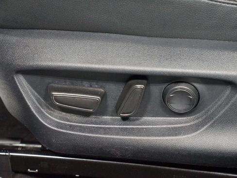 Used 2025 Toyota Camry SE FWD image 33