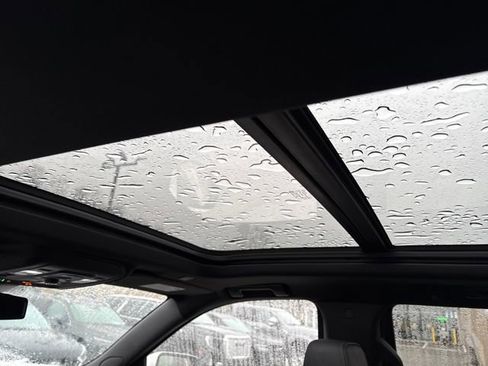 Used 2023 GMC Yukon Denali image 11