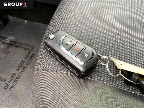 Used 2025 Toyota RAV4 LE AWD/4WD image 15
