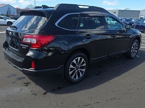 Used 2017 Subaru Outback 3.6R Limited AWD/4WD image 4