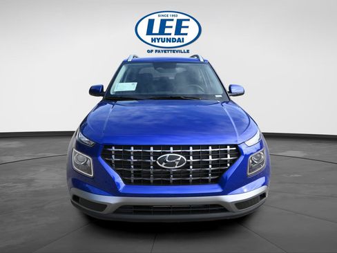 Used 2026 Hyundai Venue SEL FWD image 8