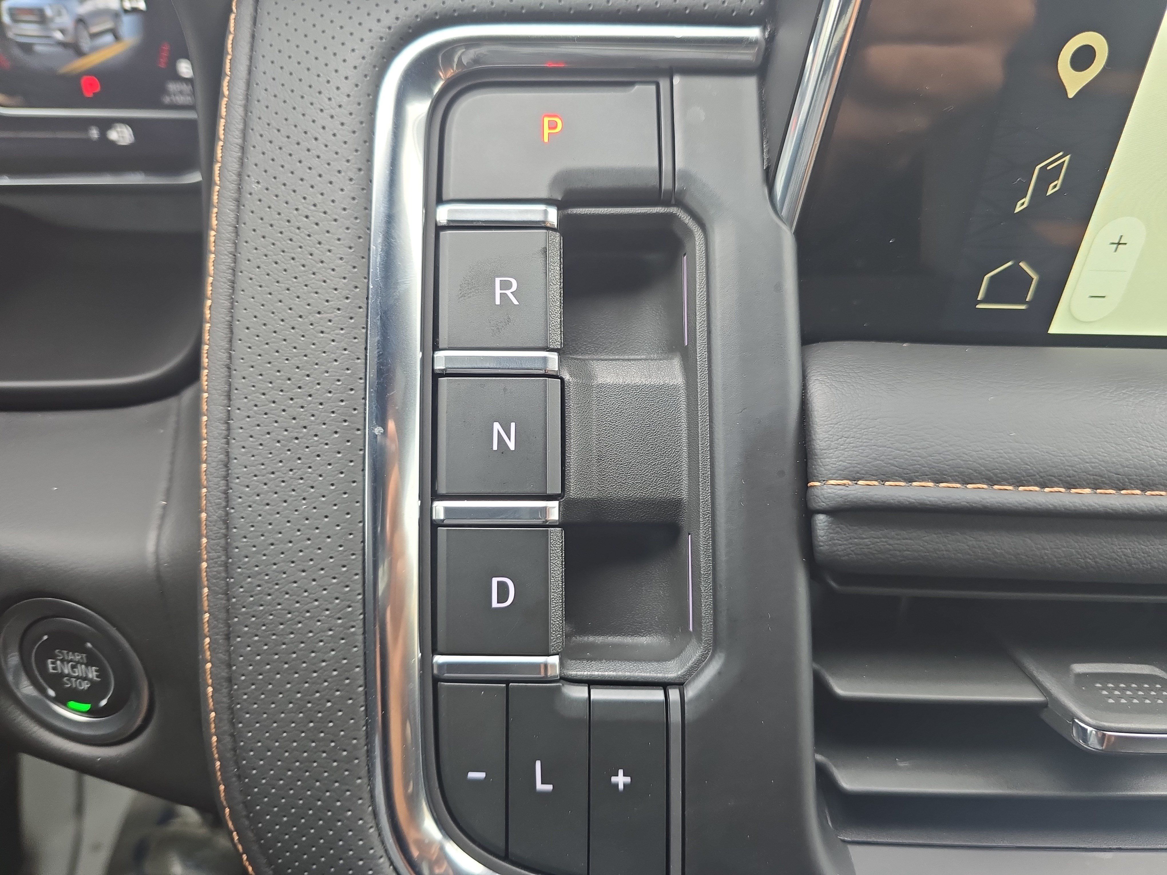 Used 2024 GMC Yukon XL AT4 w/ Technology Package AWD/4WD image 25