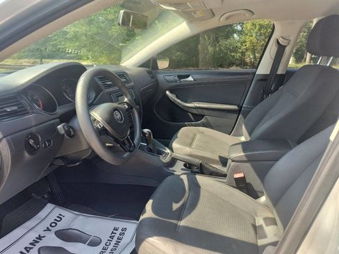 Used 2016 Volkswagen Jetta S image 4