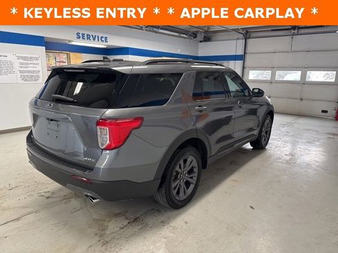 Used 2023 Ford Explorer XLT w/ Equipment Group 202A image 4