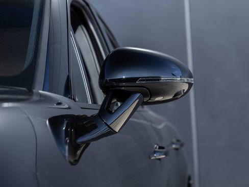 Certified 2026 Porsche Macan S AWD/4WD image 18