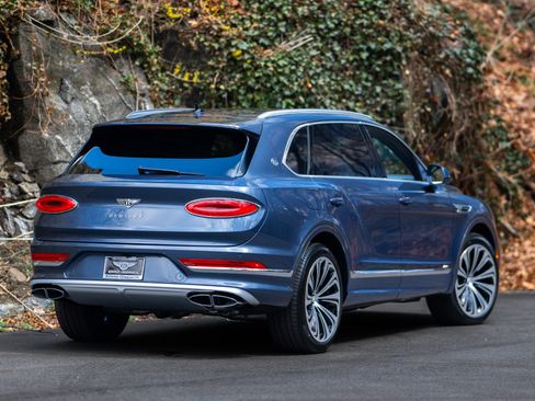 Certified 2025 Bentley Bentayga Extended Wheelbase AWD/4WD image 51
