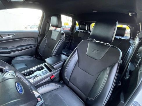 Used 2023 Ford Edge ST image 16