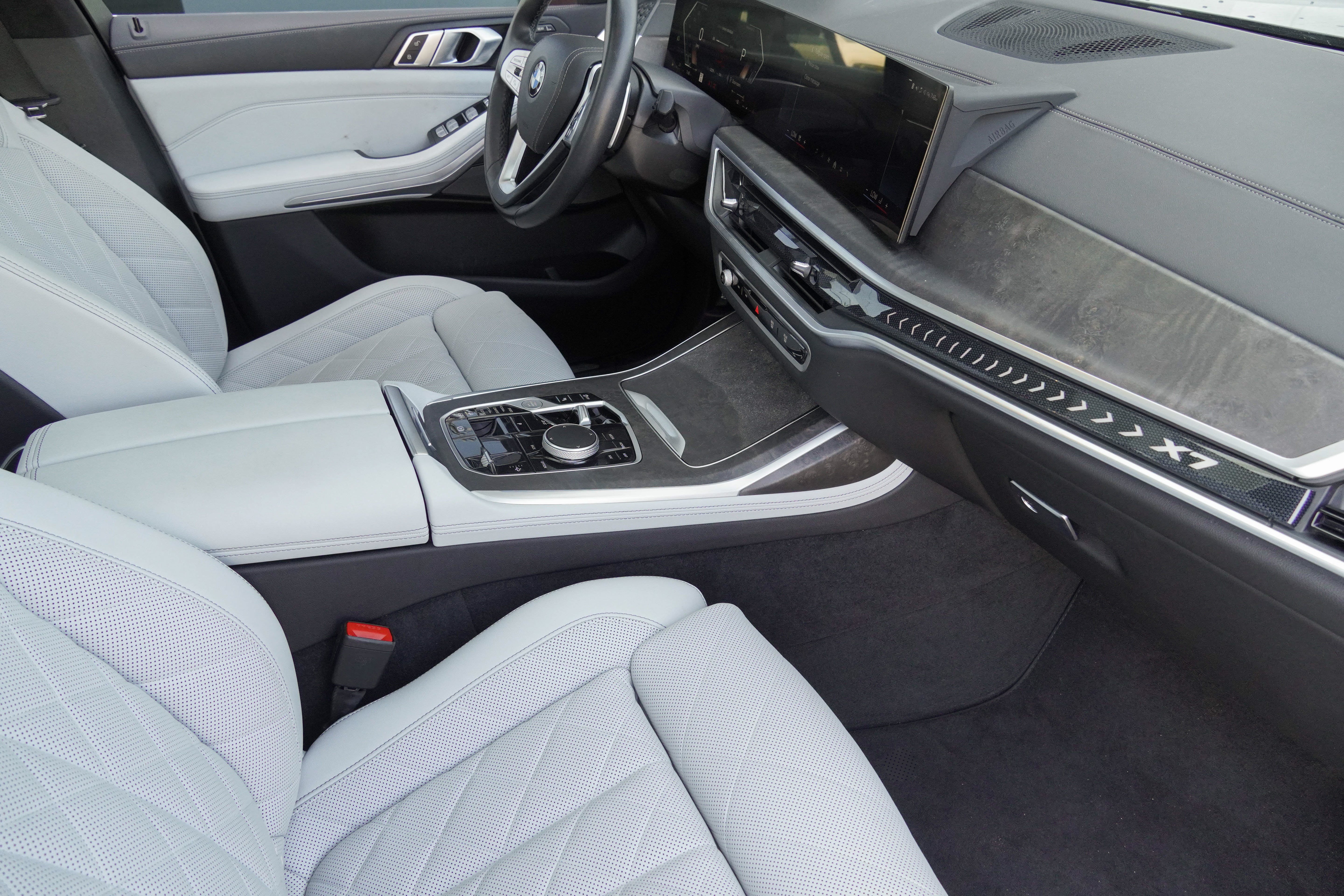 Certified 2024 BMW X7 xDrive40i w/ Premium Package AWD/4WD image 7