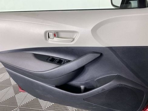 Used 2025 Toyota Corolla LE FWD image 21