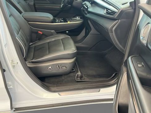 Used 2026 Buick Enclave Avenir w/ Super Cruise Package AWD/4WD image 27