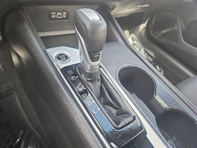 Used 2025 Nissan Altima 2.5 SV FWD image 12