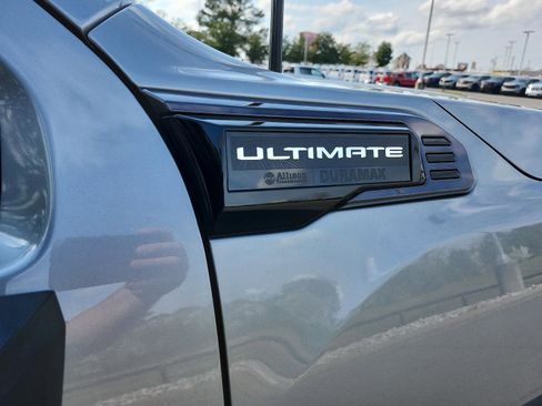 Certified 2025 GMC Sierra 2500 Denali Ultimate image 9