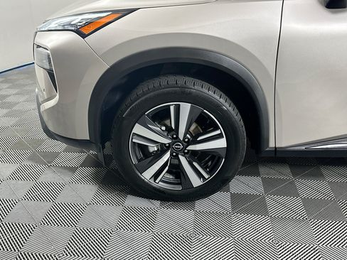 Used 2024 Nissan Rogue SL AWD/4WD image 11