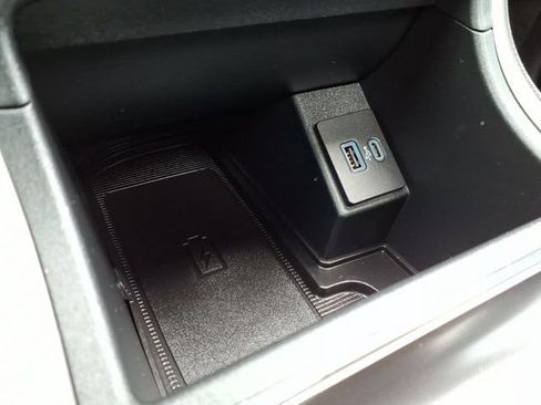 Certified 2024 Ford Edge ST-Line AWD/4WD image 27