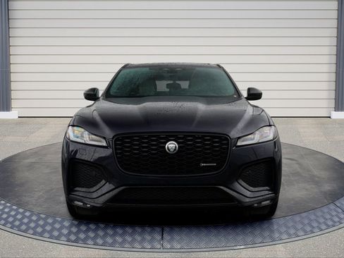 Used 2025 Jaguar F-PACE R-Dynamic S image 2