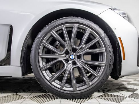 Used 2020 BMW 740i w/ M Sport Package RWD image 22