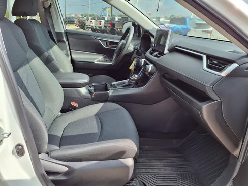Used 2023 Toyota RAV4 LE image 19